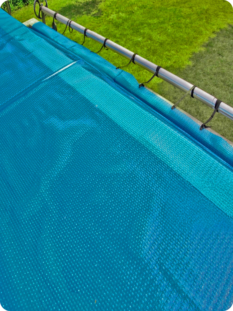 Piscina cubierta en verano