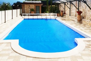 Mantas térmicas para piscina: características, ventajas y tipos